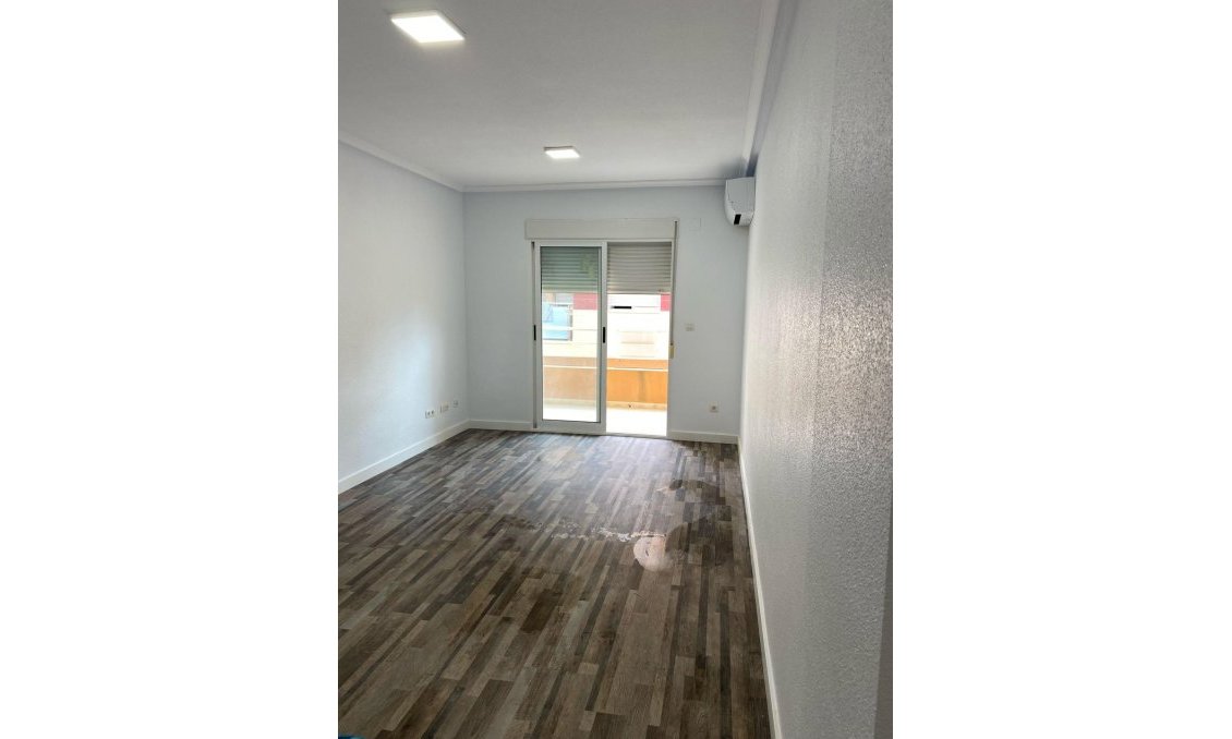 Segunda mano - Apartamento -
San Miguel de Salinas - Pueblo 9