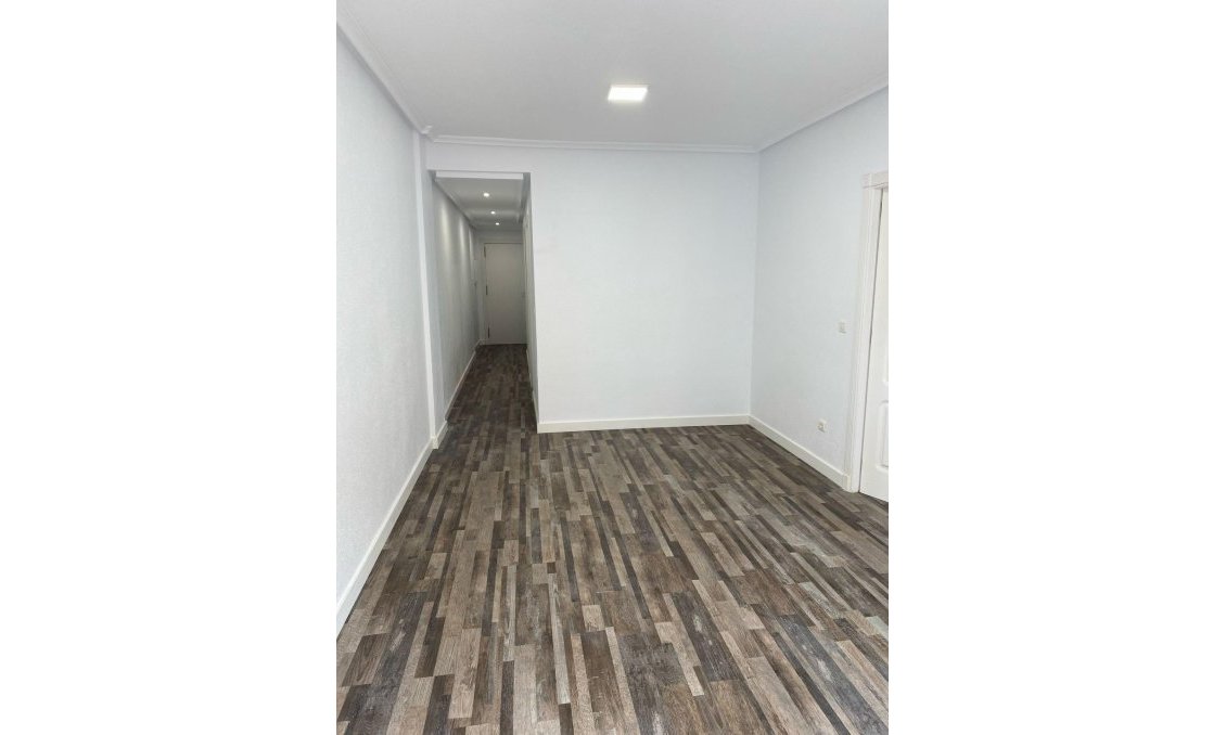 Segunda mano - Apartamento -
San Miguel de Salinas - Pueblo 9