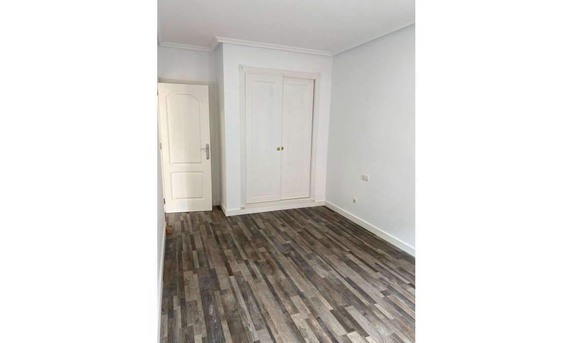 Segunda mano - Apartamento -
San Miguel de Salinas - Pueblo 9