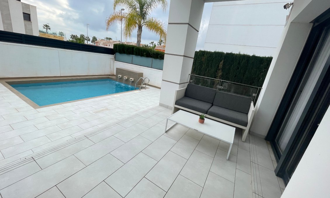 Segunda mano - Villa -
Ciudad Quesada - Costa Blanca