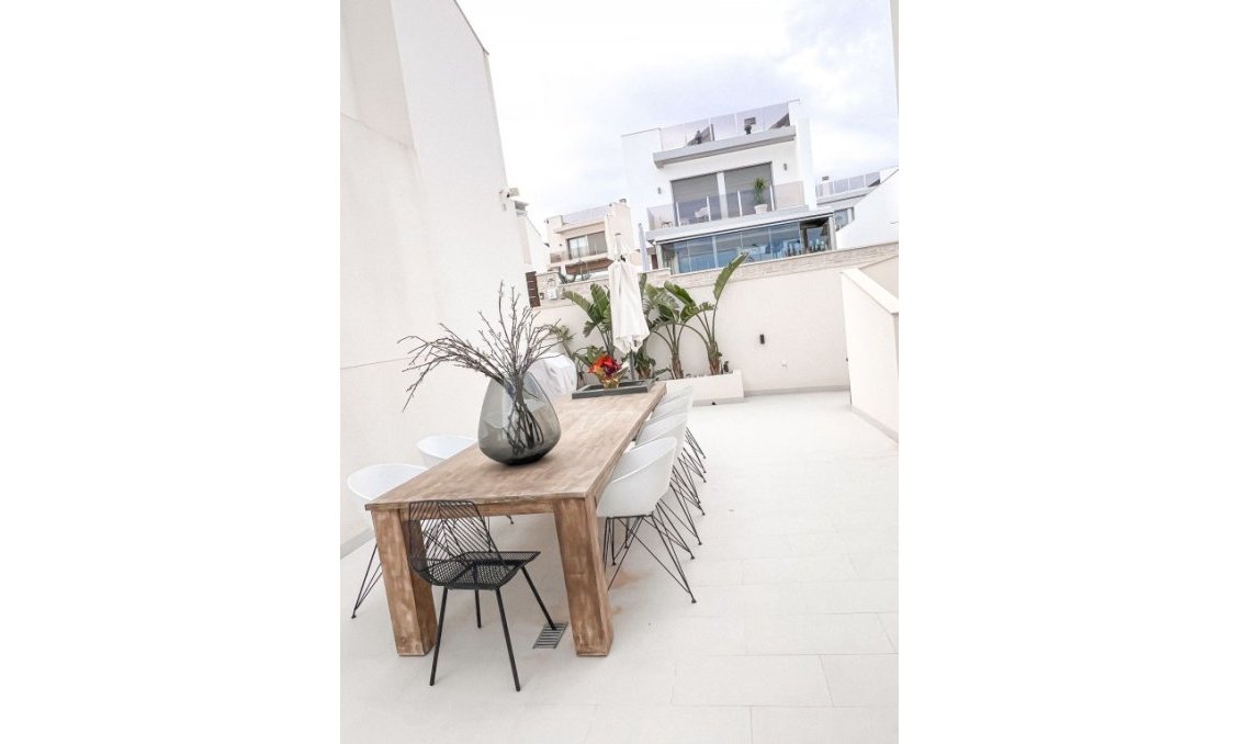 Revente - Villa -
San Miguel de Salinas - Inland