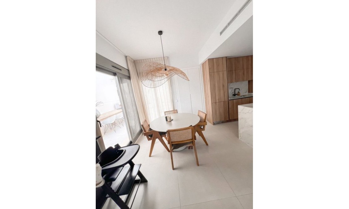 Revente - Villa -
San Miguel de Salinas - Inland