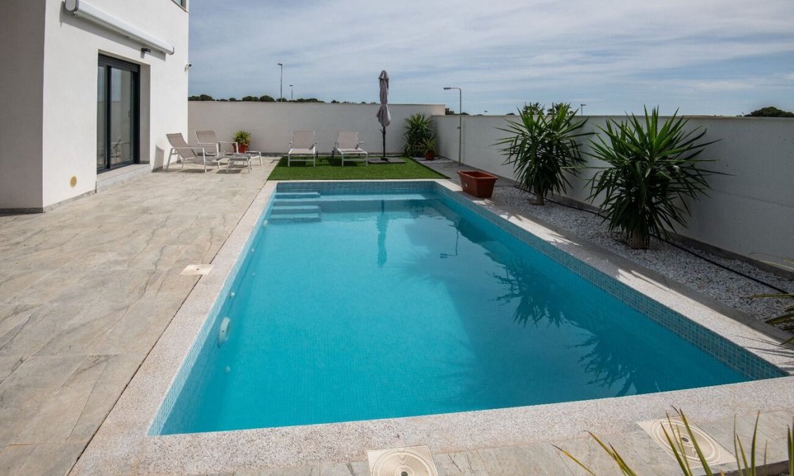 Resale - Villa -
Pinar de Campoverde - LOS ROMEROS