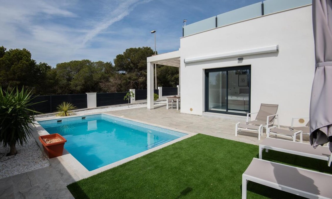 Resale - Villa -
Pinar de Campoverde - LOS ROMEROS