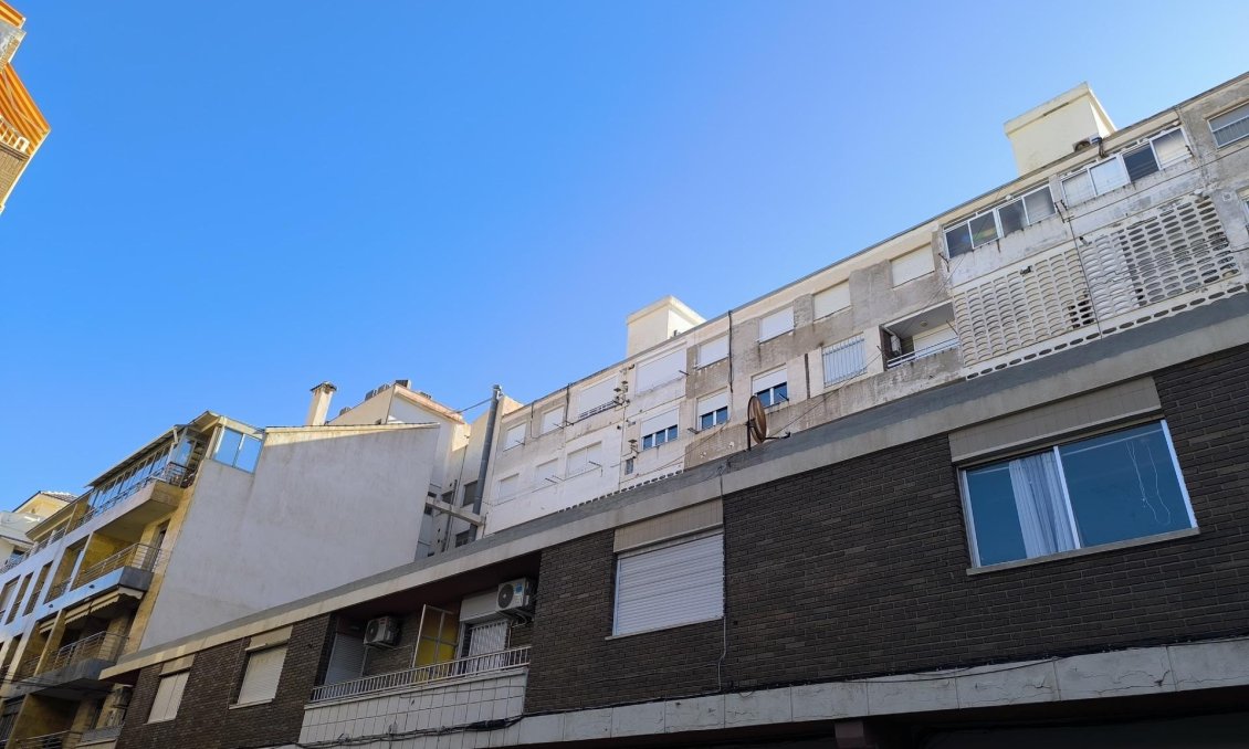 Segunda mano - Apartamento -
Torrevieja - Las Piscinas Naturales