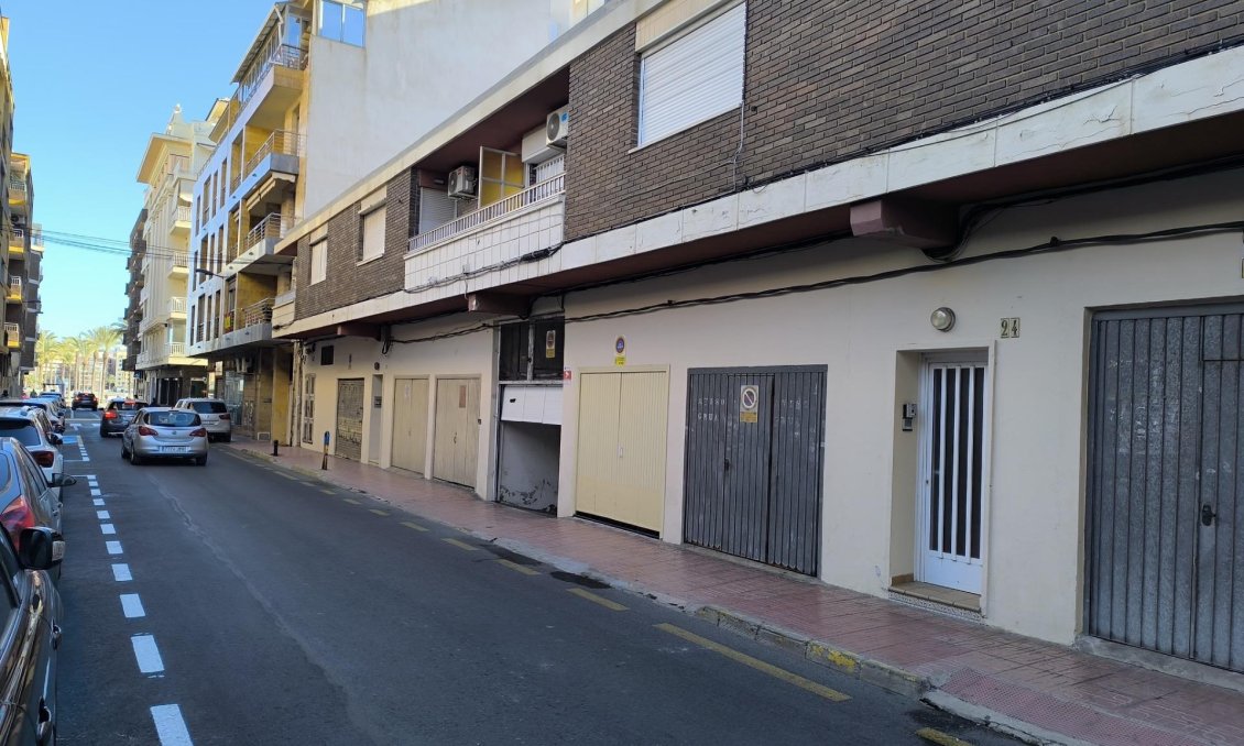 Segunda mano - Apartamento -
Torrevieja - Las Piscinas Naturales