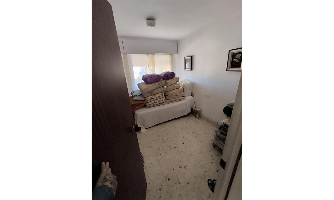 Segunda mano - Apartamento -
Torrevieja - Las Piscinas Naturales