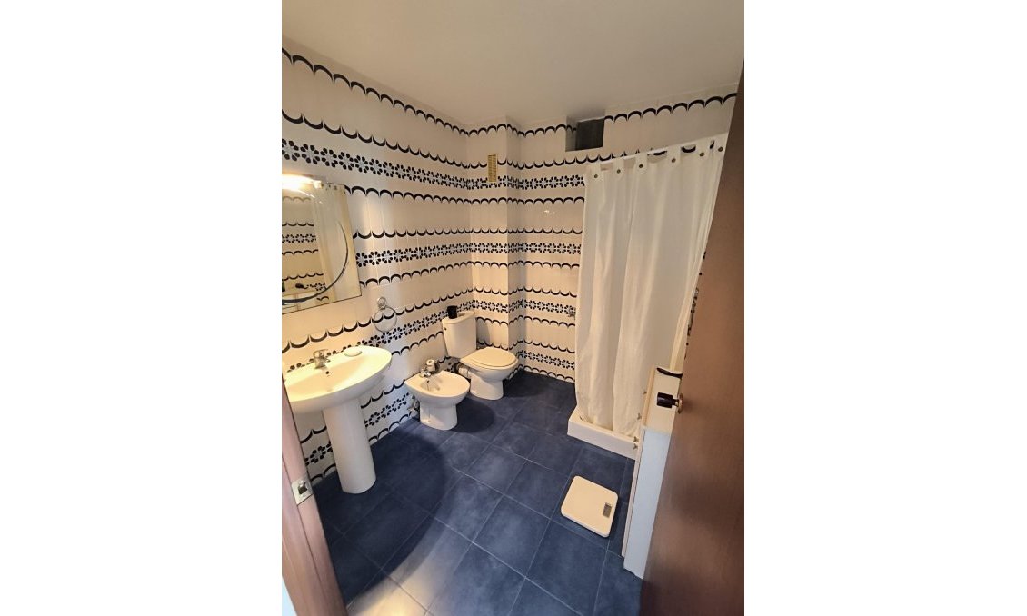 Segunda mano - Apartamento -
Torrevieja - Las Piscinas Naturales