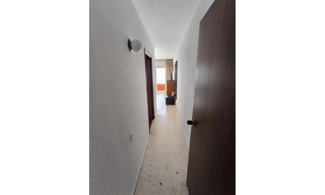 Segunda mano - Apartamento -
Torrevieja - Las Piscinas Naturales