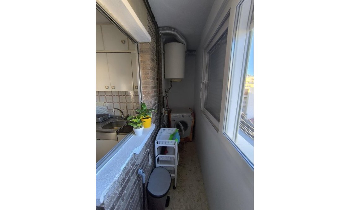 Segunda mano - Apartamento -
Torrevieja - Las Piscinas Naturales