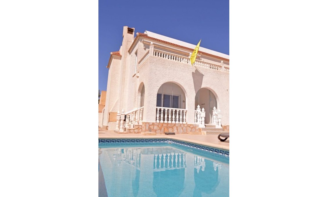 Segunda mano - Villa -
San Miguel de Salinas - Inland