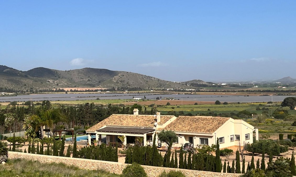 Segunda mano - Villa -
Los Belones - Inland