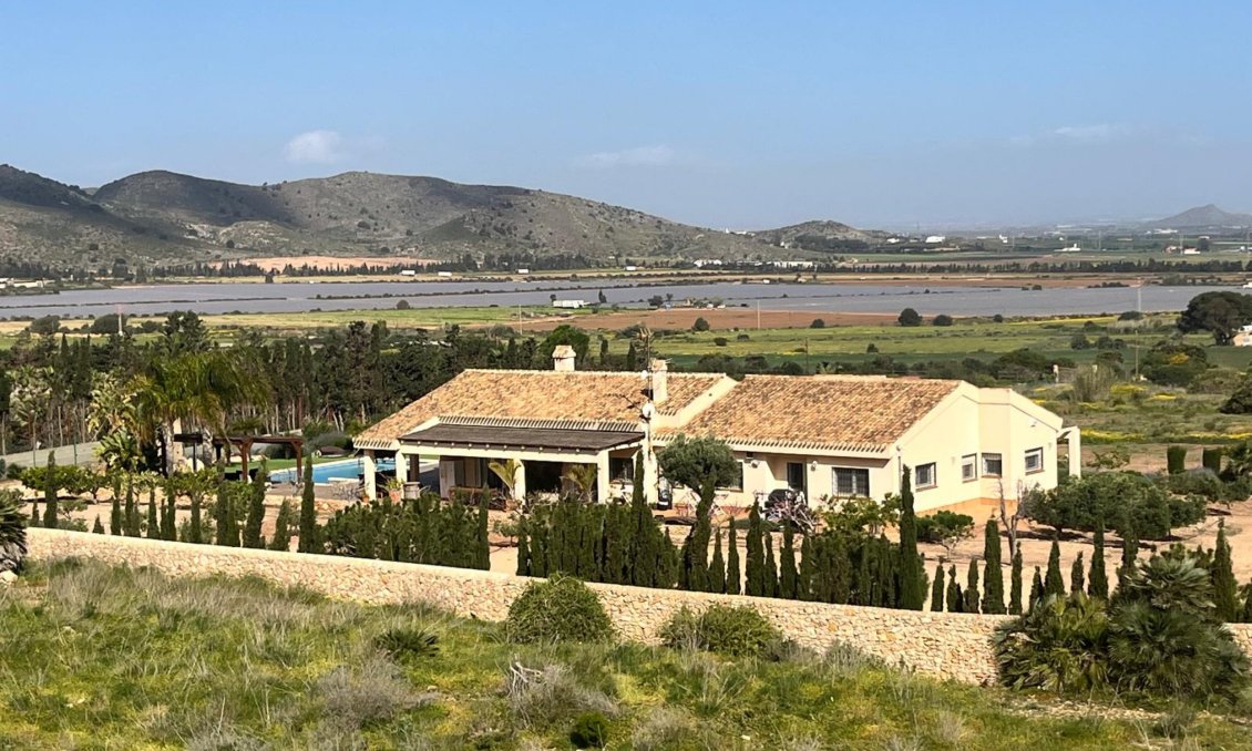 Segunda mano - Villa -
Los Belones - Inland