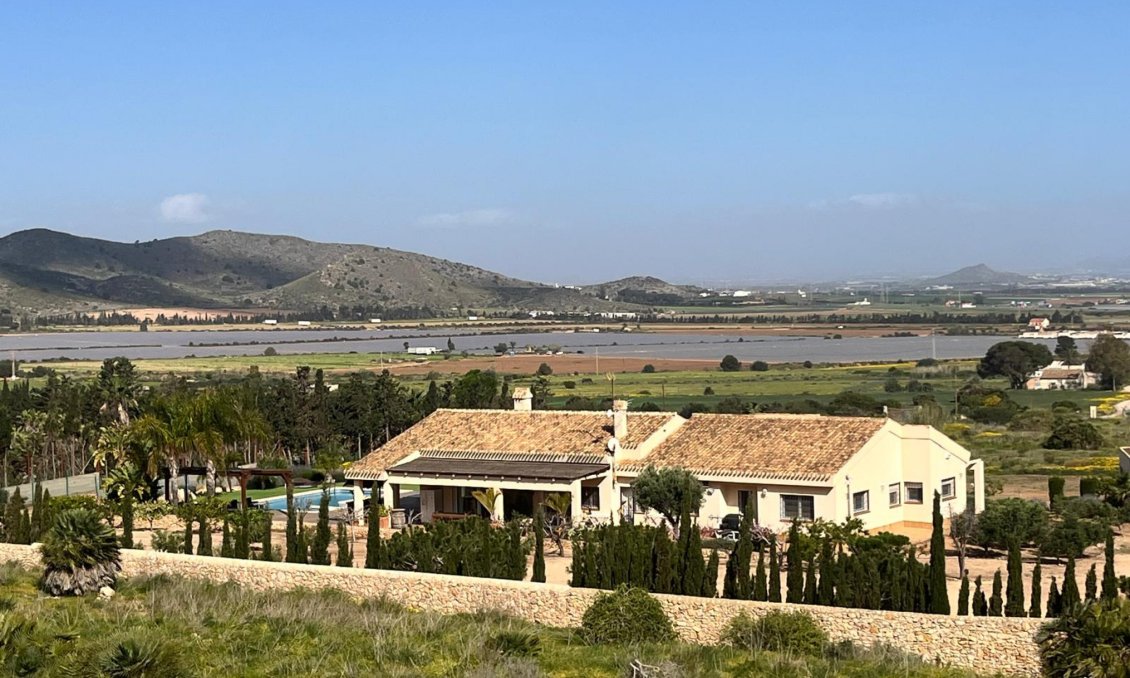 Segunda mano - Villa -
Los Belones - Inland