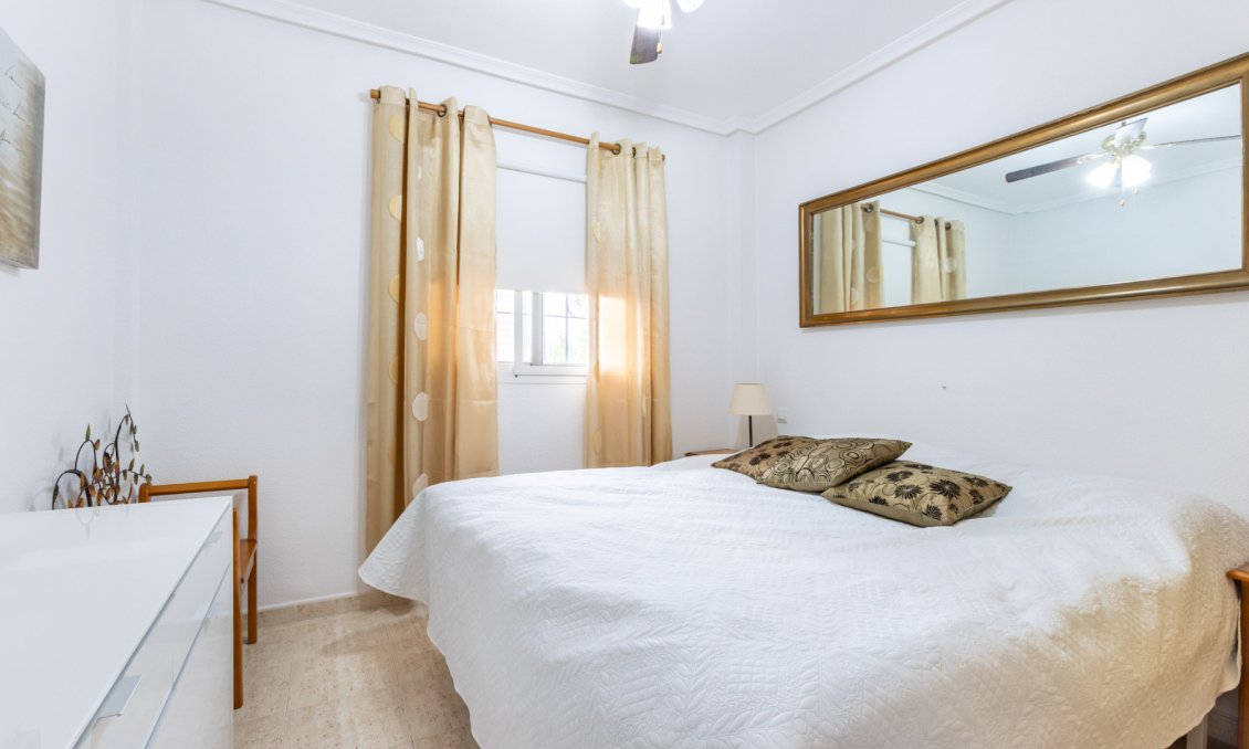 Segunda mano - Bungalow -
Orihuela Costa - Costa Blanca