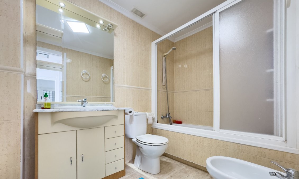 Segunda mano - Bungalow -
Orihuela Costa - Costa Blanca