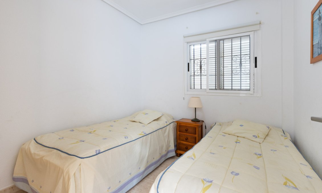 Segunda mano - Bungalow -
Orihuela Costa - Costa Blanca