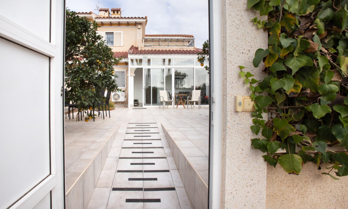 Segunda mano - Bungalow -
Orihuela Costa - Costa Blanca