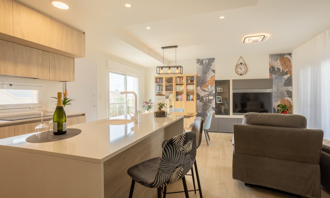 Segunda mano - Apartamento -
San Miguel de Salinas - Inland