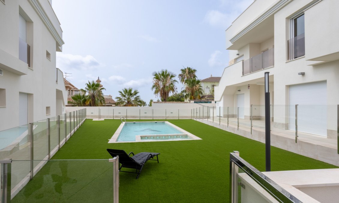 Segunda mano - Apartamento -
San Miguel de Salinas - Inland