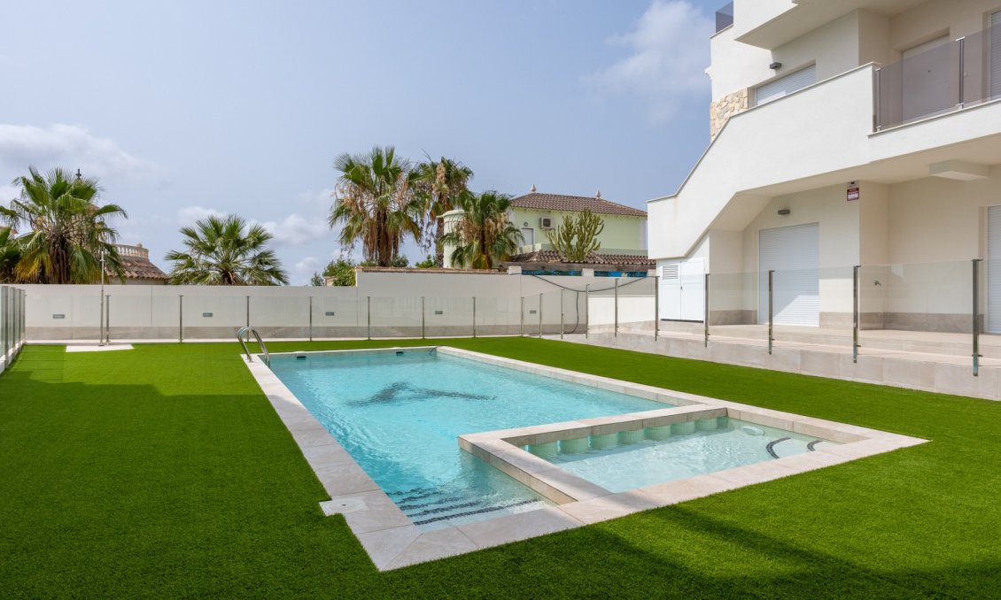 Segunda mano - Apartamento -
San Miguel de Salinas - Inland