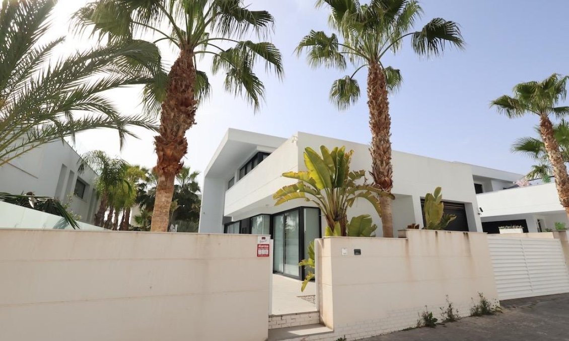 Segunda mano - Villa -
Ciudad Quesada - Costa Blanca
