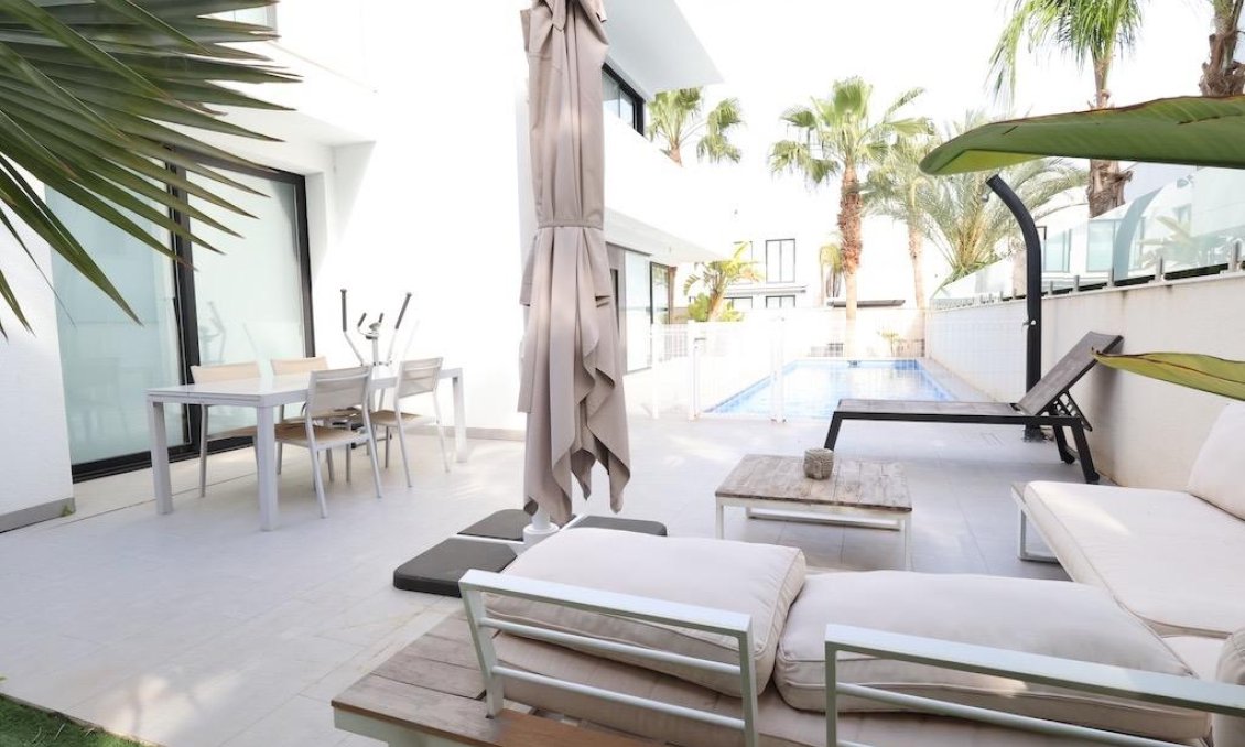 Segunda mano - Villa -
Ciudad Quesada - Costa Blanca