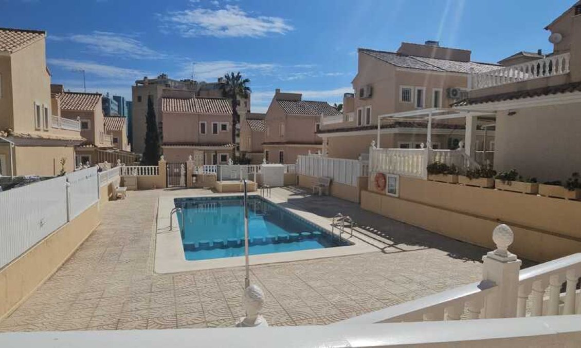Segunda mano - Villa -
Guardamar del Segura - Campomar