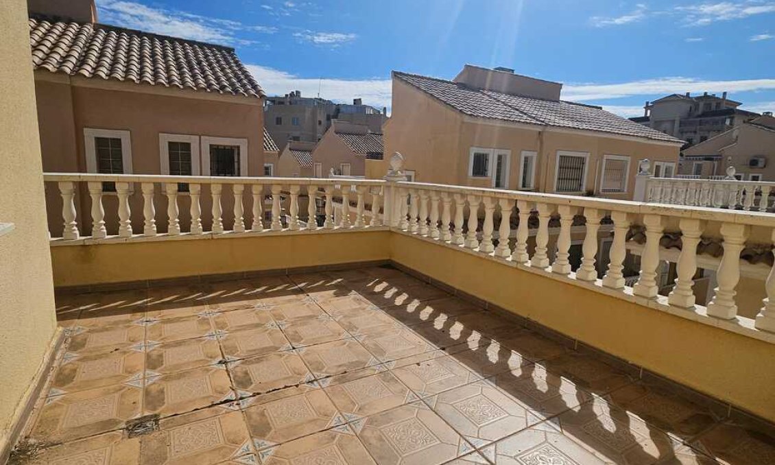 Segunda mano - Villa -
Guardamar del Segura - Campomar