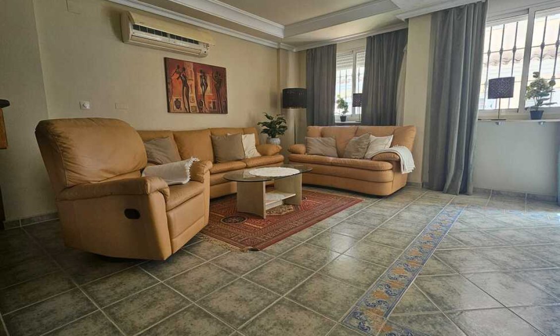 Segunda mano - Villa -
Guardamar del Segura - Campomar