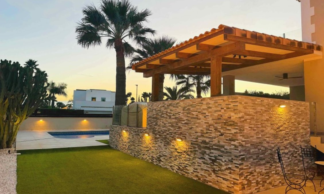 Segunda mano - Villa -
Alfas del Pí - Costa Blanca