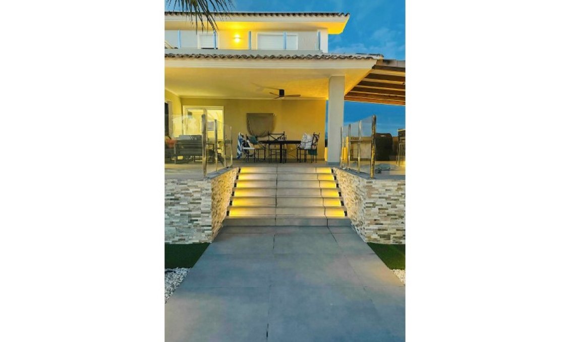 Segunda mano - Villa -
Alfas del Pí - Costa Blanca