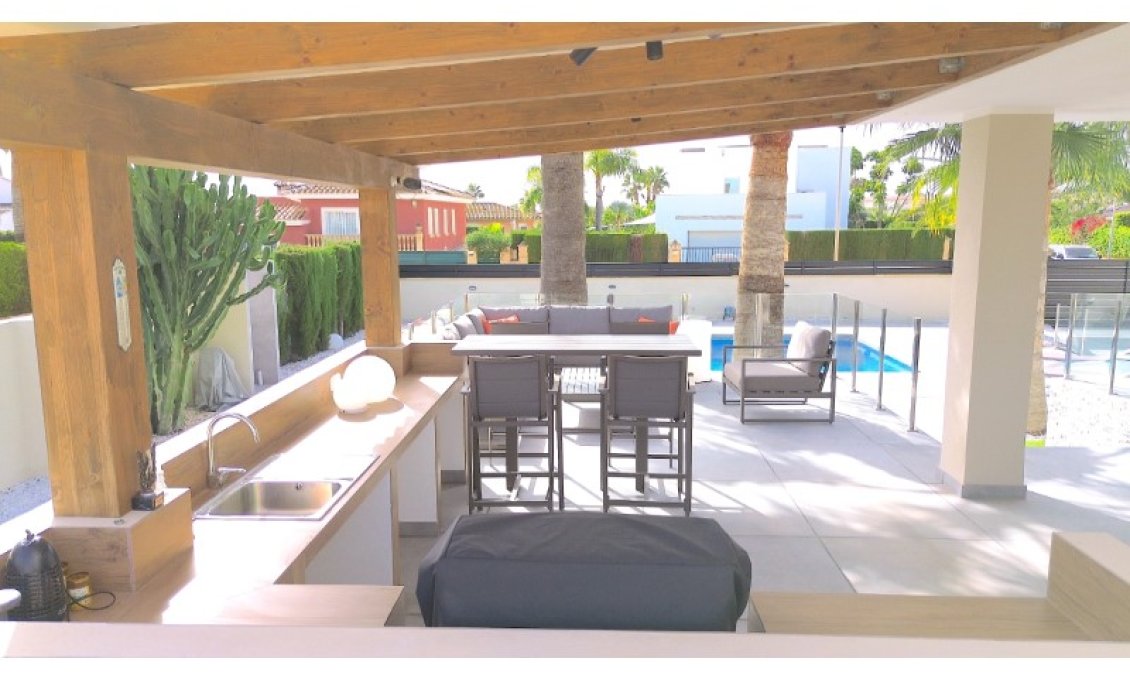 Segunda mano - Villa -
Alfas del Pí - Costa Blanca