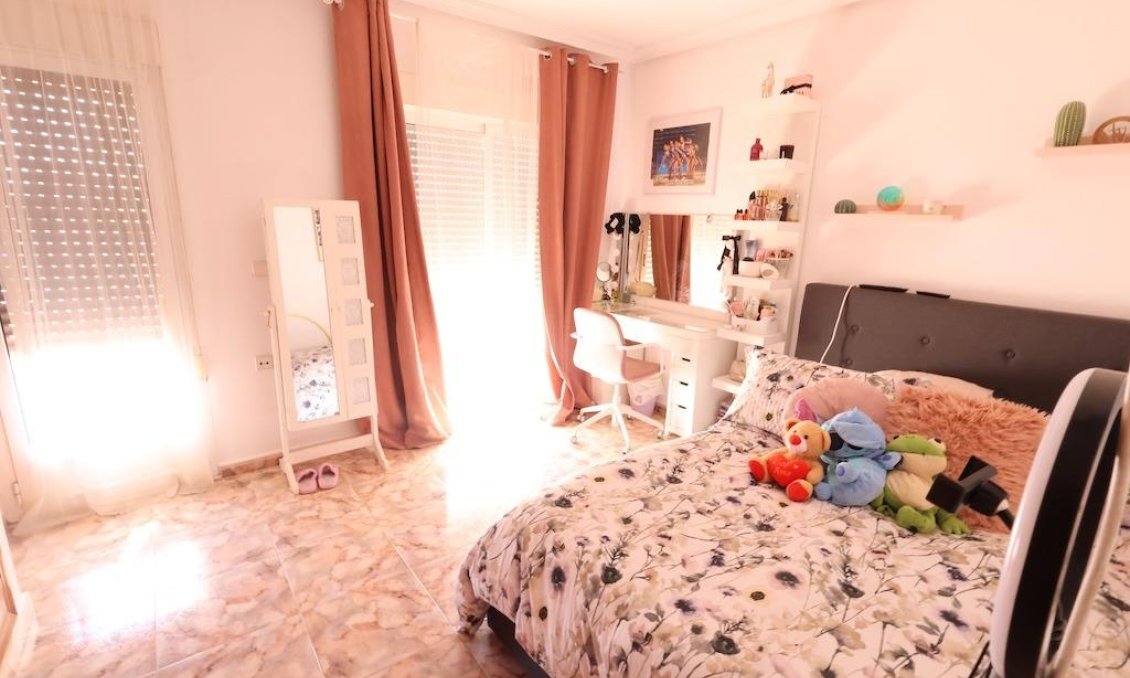 Segunda mano - Villa -
Orihuela Costa - Costa Blanca