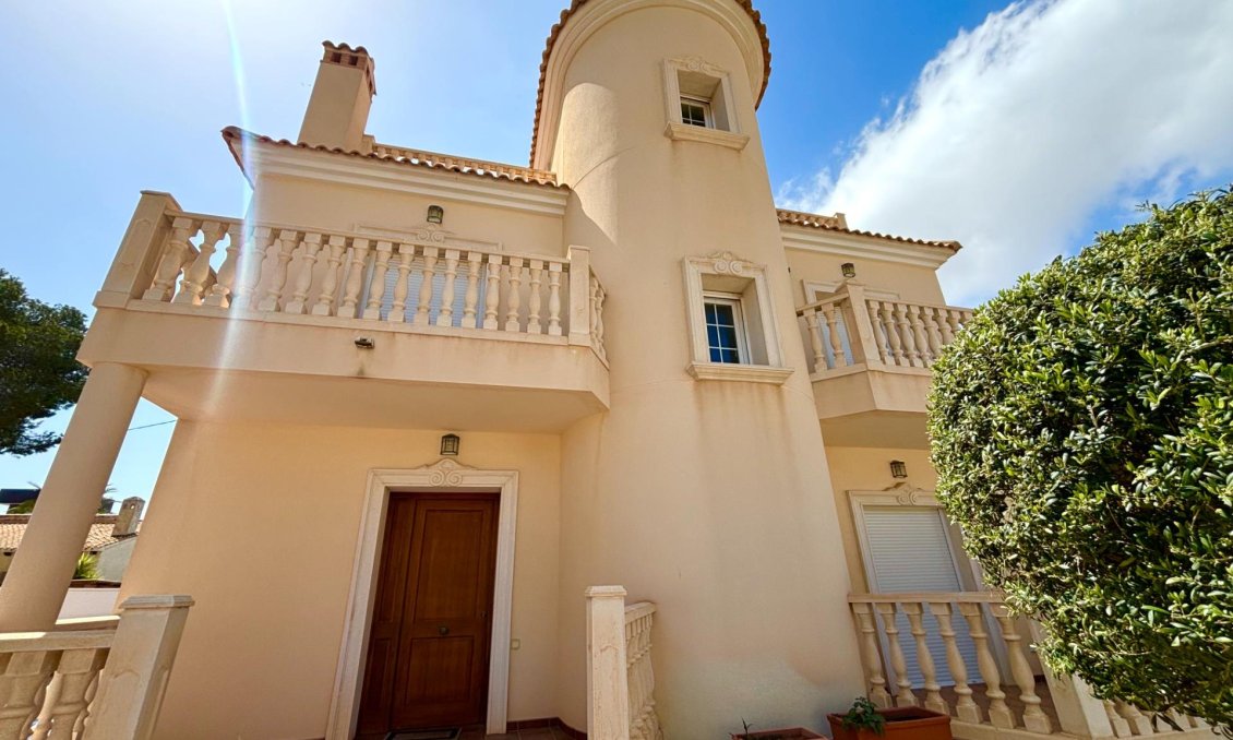 Segunda mano - Villa -
Cabo Roig - Costa Blanca