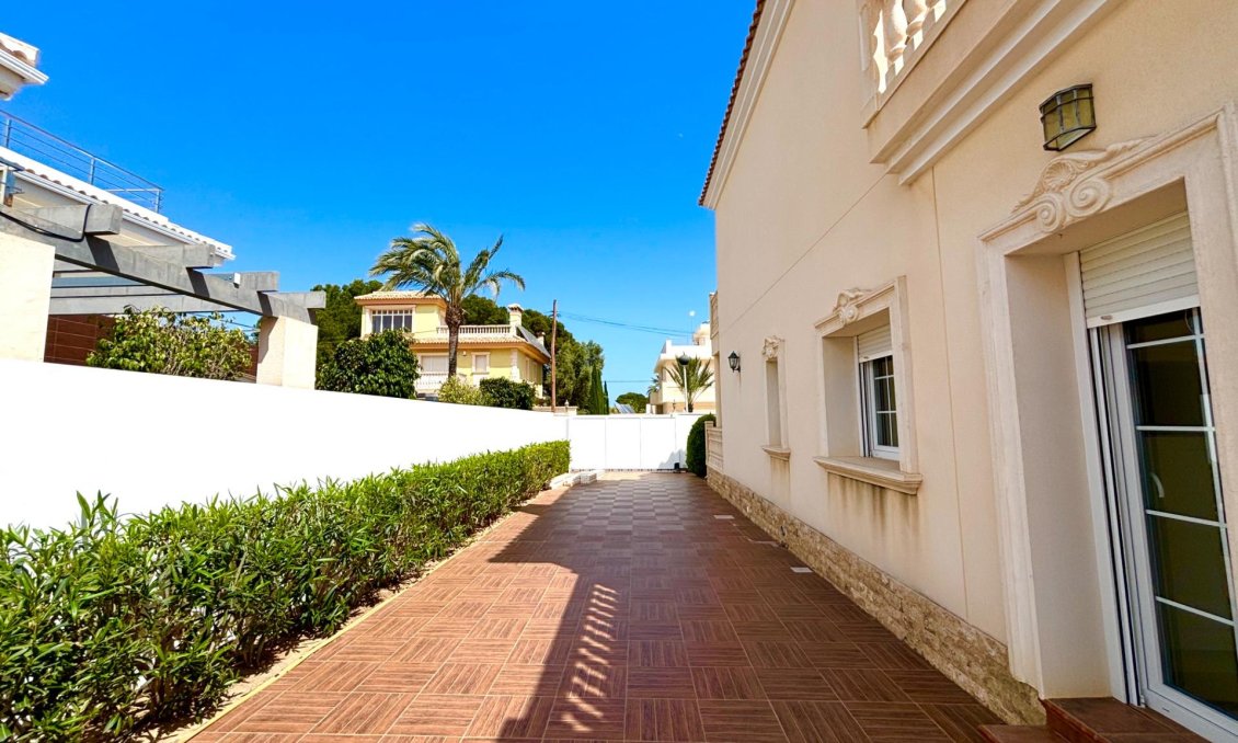 Segunda mano - Villa -
Cabo Roig - Costa Blanca