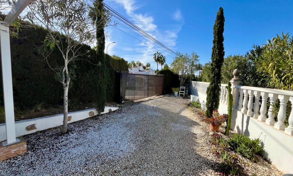 Segunda mano - Villa -
Villamartin - Costa Blanca