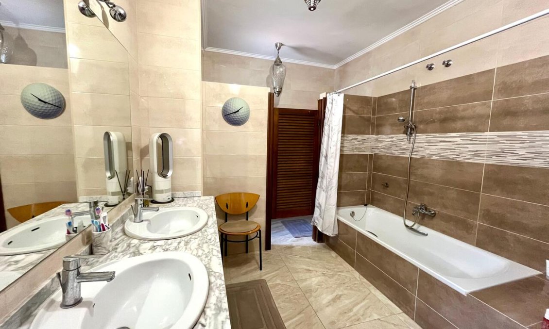 Segunda mano - Villa -
Villamartin - Costa Blanca