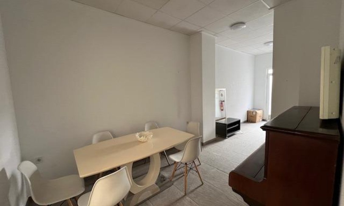 Segunda mano - Town House -
Dolores - Centro