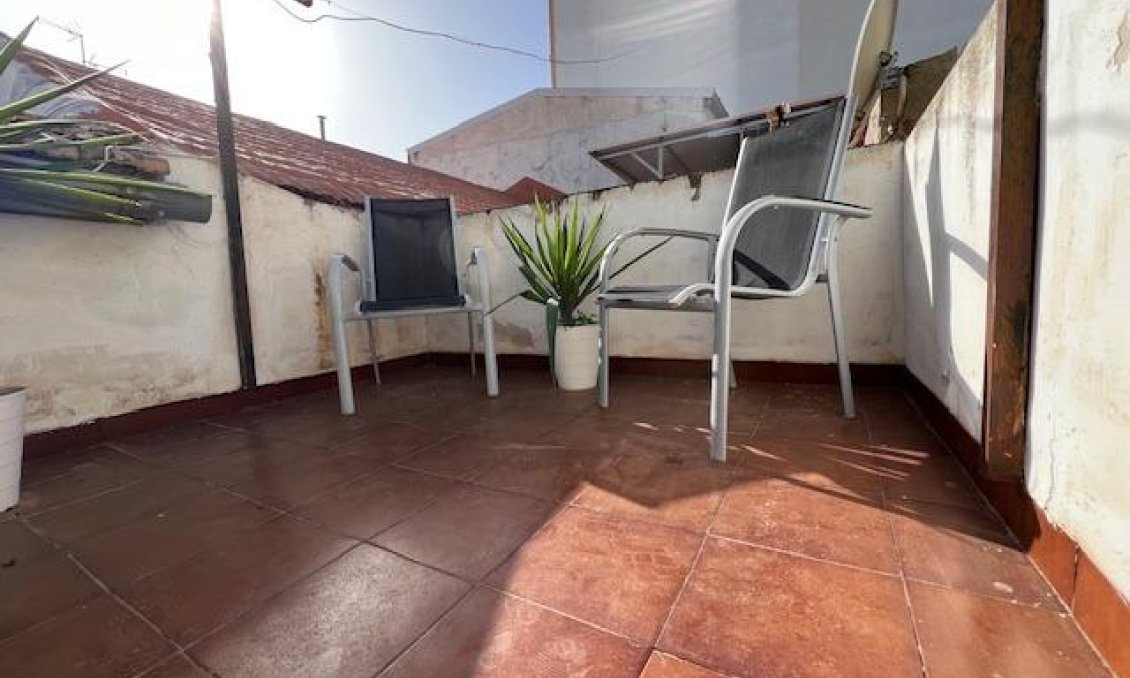 Segunda mano - Town House -
Dolores - Centro
