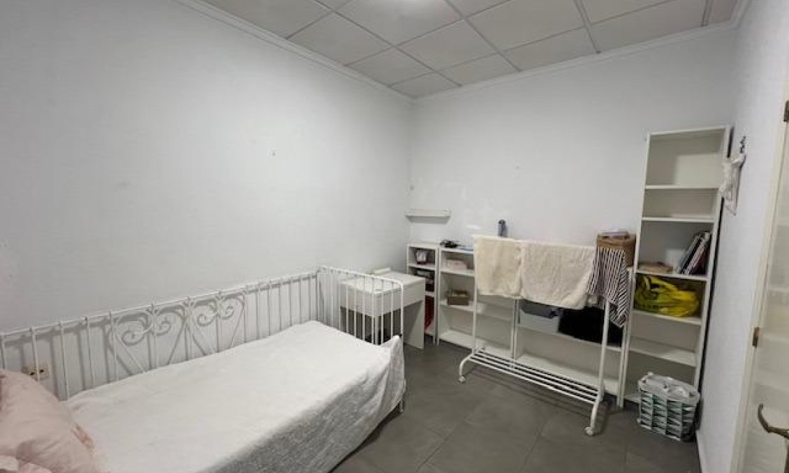 Segunda mano - Town House -
Dolores - Centro