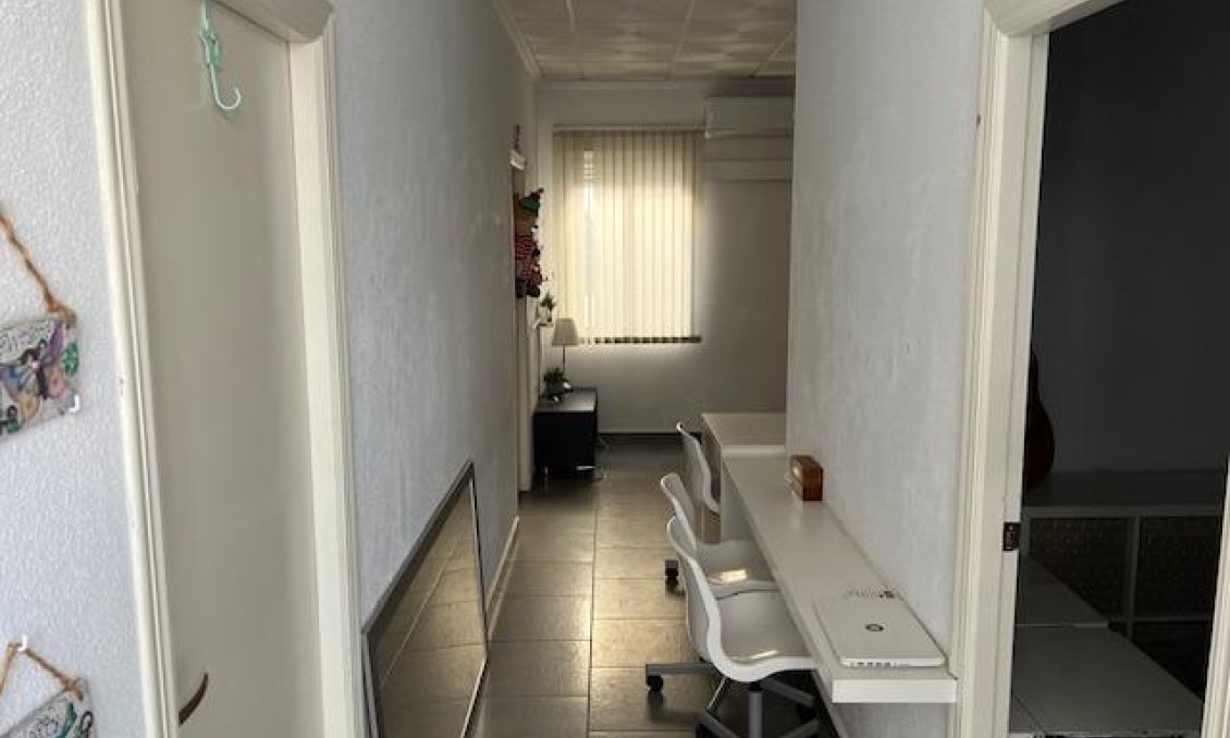 Segunda mano - Town House -
Dolores - Centro