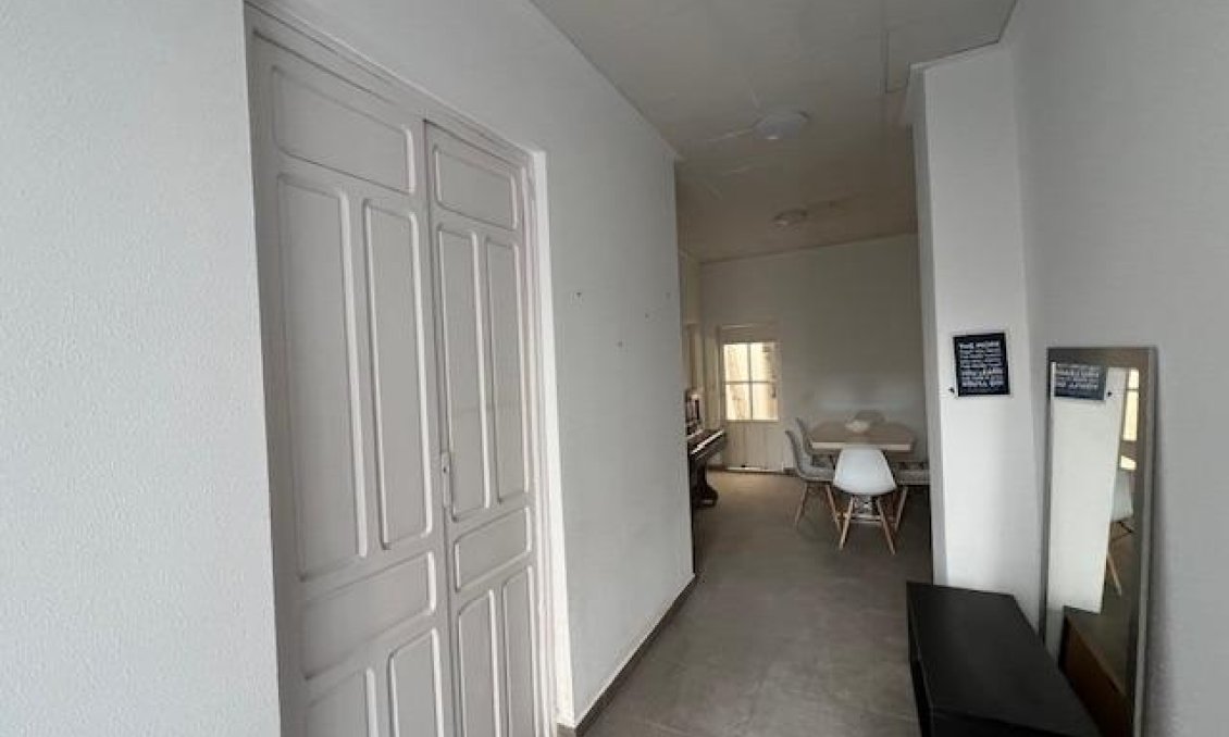 Segunda mano - Town House -
Dolores - Centro