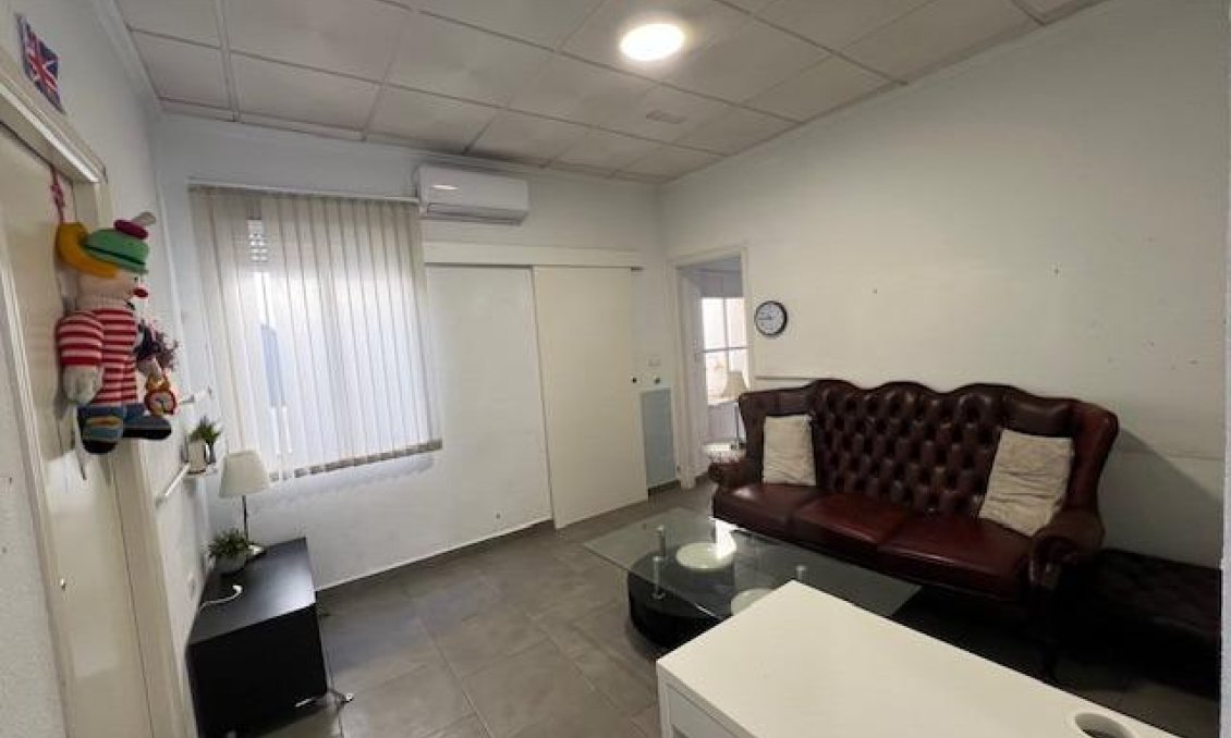 Segunda mano - Town House -
Dolores - Centro
