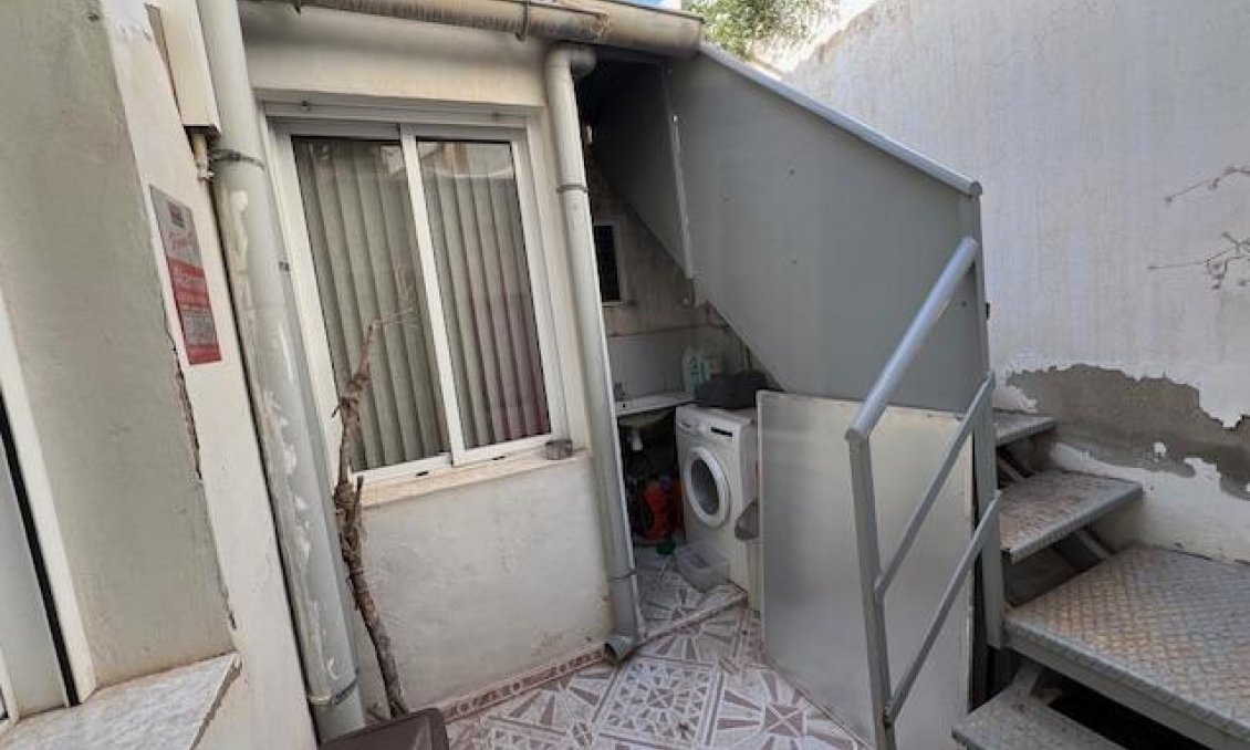 Segunda mano - Town House -
Dolores - Centro