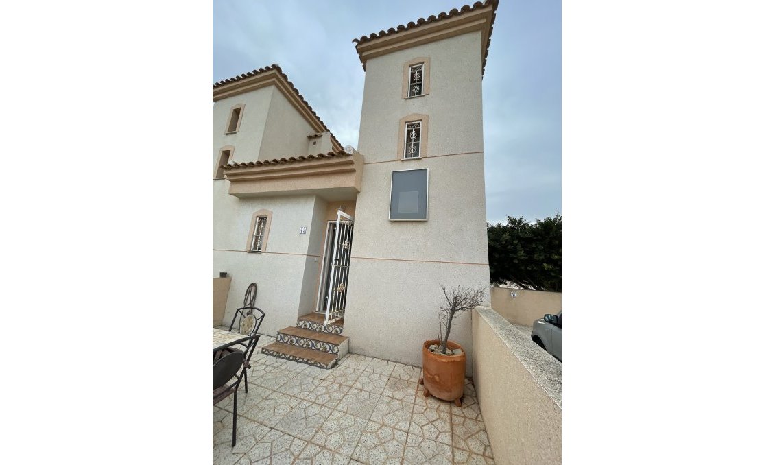 Segunda mano - Town House -
Ciudad Quesada - Costa Blanca