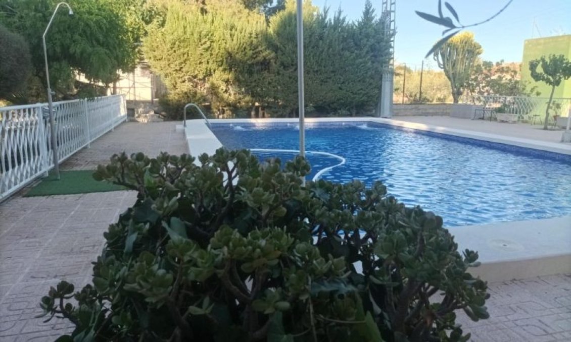 Wiederverkauf - Villa -
Elche - Costa Blanca