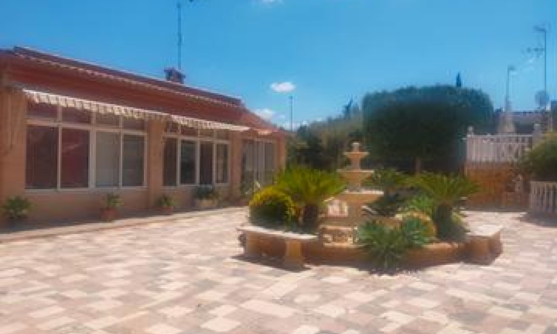 Segunda mano - Villa -
Elche - Costa Blanca