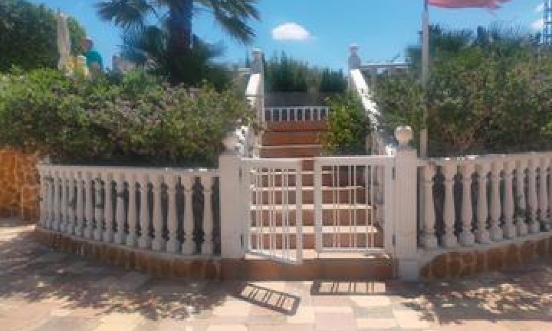 Segunda mano - Villa -
Elche - Costa Blanca