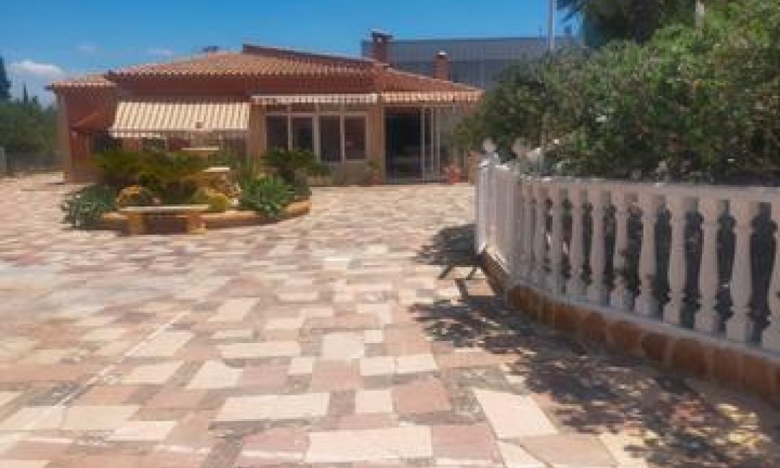 Segunda mano - Villa -
Elche - Costa Blanca